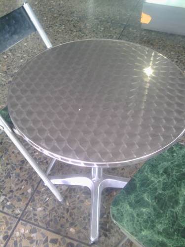 Mesa De Aluminio Con Dos Sillas