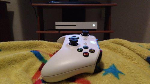Xbox One S +16 Juegos + Kit Carga Y Juega Como Nuevo