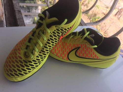 Tacos Fútbol Nike Magista Talla 