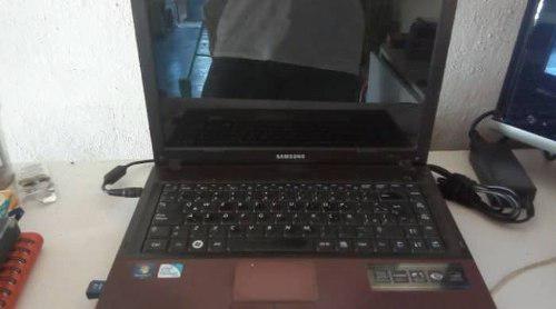 Laptop Samsung Super R440 Como Nueva