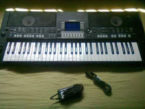 Teclado Yamaha Psr 550 + Regalos