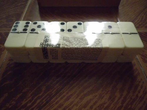 Juego De Domino Nuevo Y Usados. 28 Mil Y 18 Mil.