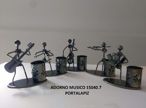 Adorno Escultura Metálica Portalapiz Para Escritorio