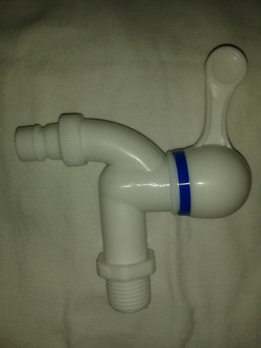 Llave O Grifo De Agua O Chorro Plastica De 1/2 Desarmable