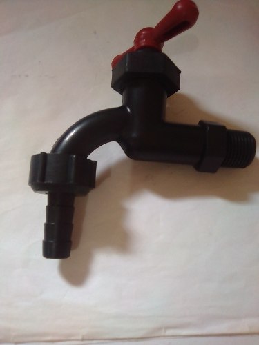 Llave Para Chorro De 1/2 Plastica