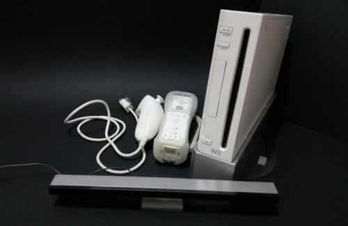 Consola Nintendo Wii + Juegos Y Accesorios