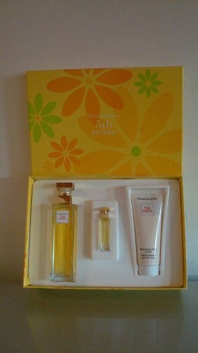 Elizabeth Arden Estuche 5ta Avenue + Crema Para El Cuerpo