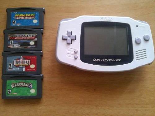 Game Boy Advance Con Cuatro Cintas