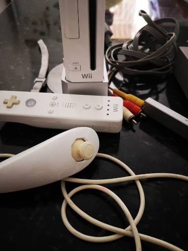 Se Vende Wii Sin Chipear Como Nuevo!! Incluye 1 Juego