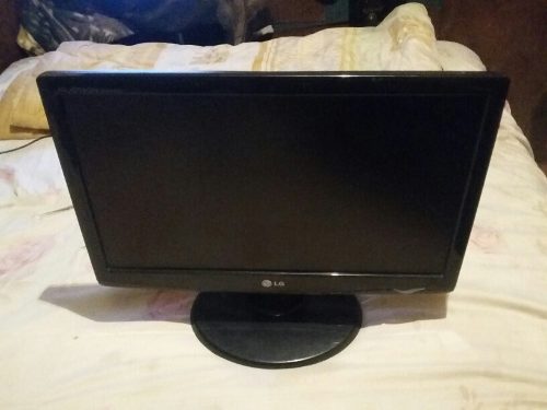 Monitor Lcd De 19 (lg Y Siragon)