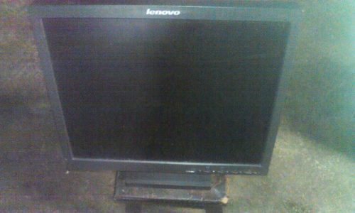 Pantalla Lenovo Usado De 17 Pulgadas Modelo -ac1.