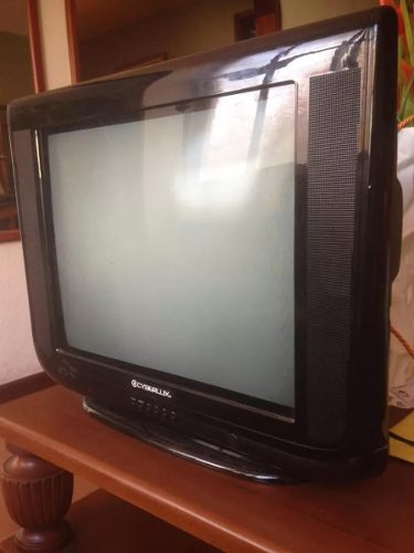 Tv Cyberlux 21 Pulgadas (como Nuevo)