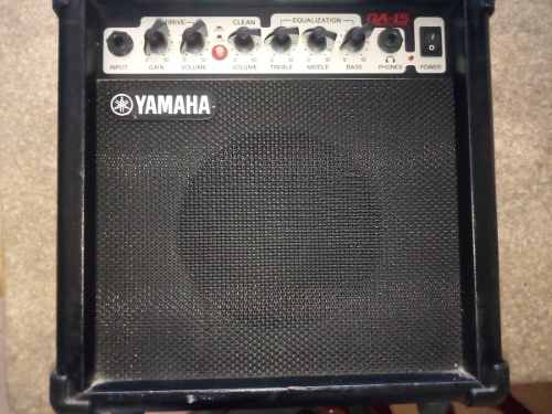 Amplificador Yamaha Para Guitarra Eléctrica Ga-15
