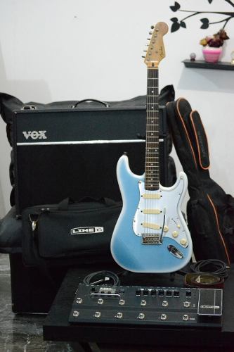 Combo Full ! Guitarra Fender Strat Corona+voxampli