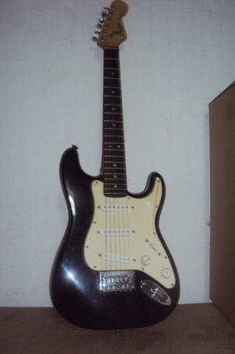 Guitarra Eléctrica Squier De Fender En Excelentes