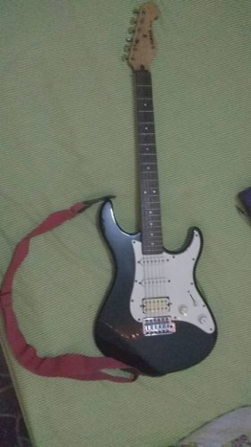 Guitarra Electrica Yahama Eg 112