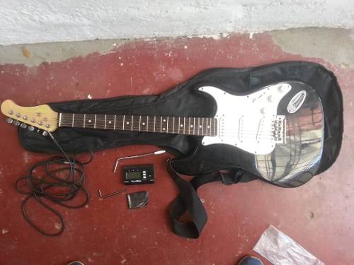 Guitarra Electrica+estuche+amplificador