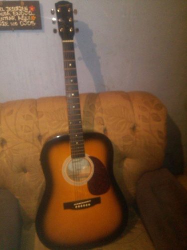 Guitarra Electroacustica Fender Con Forro Y Capotraste