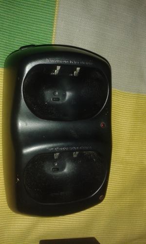 Cargado Doble De Radios Motorola Modelo: Ch610d