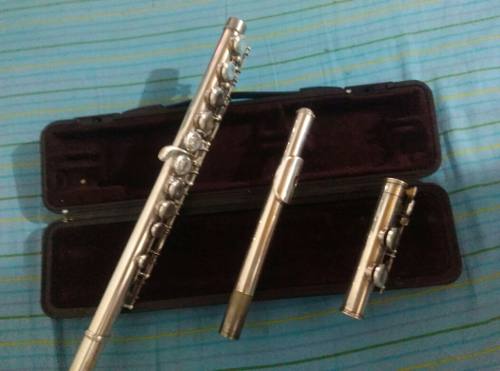 Flauta Transversa. Yamaha 221.