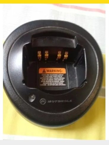 Motorola Cargador Para Radios Uhf En Perfecto Estado