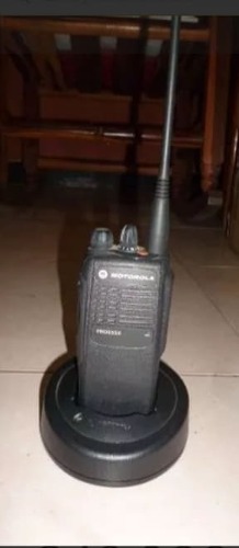 Radio Portatil Motorola Pro  Y Pro 