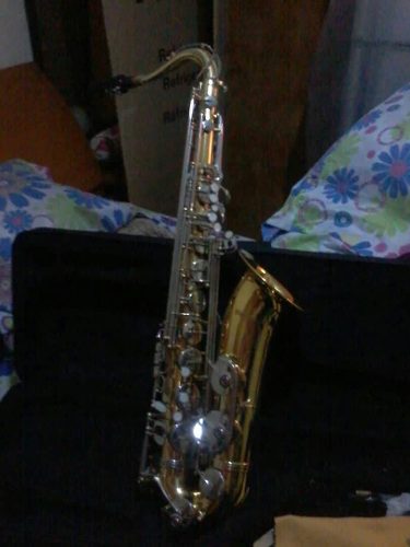 Saxofón Tenor. Mendini