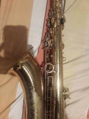 Vendo Saxofon Tenor Marca Viena