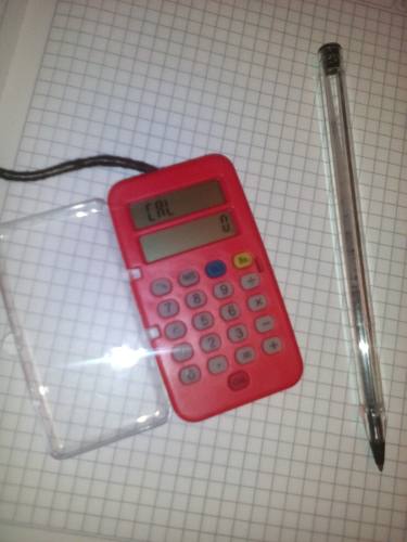 Mini Calculadora De Bolsillo De 8 Digitos 8cm X 4cm