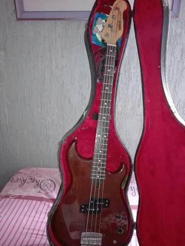 Bajo Yamaha Modelo Bb400