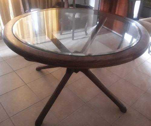 Comedor De Madera Y Vidrio Sin Sillas