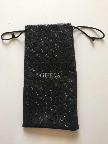 Bolso/estuche Para Celulares,lentes Y Cámaras Marca Guess