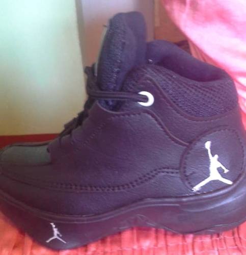 Zapatos Jordan De Niño(a) Talla 28 Nuevos