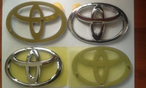 Emblemas Traseros De Maleta Toyota Corolla 100% Original
