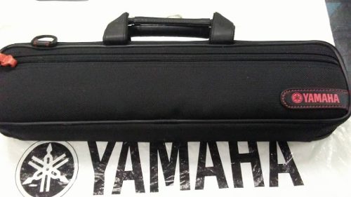 Flauta Transversal Yamaha Modelo 221
