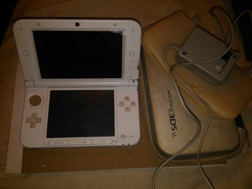 Nintendo 3ds Con Su Caja