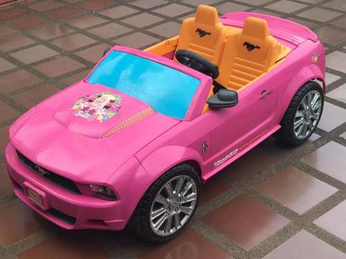 Carro Eléctrico Barbie Mustang