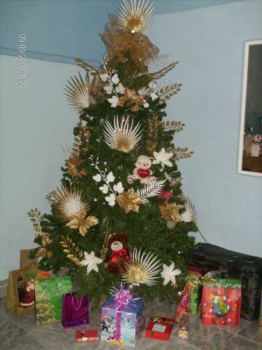 Árbol De Navidad 2mts. Frondoso Con Adornos Incluidos