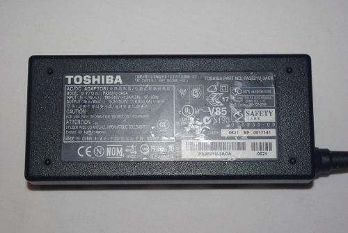 Cargador Para Laptop Toshiba 15 V- 6 Amp
