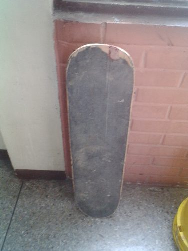 Patineta Tipo Skate Con Casco