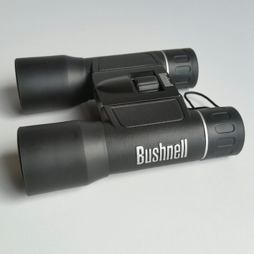 Binoculares Bushnell.