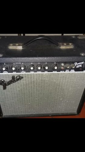 Vendo Amplificador Fender 25r: 120v