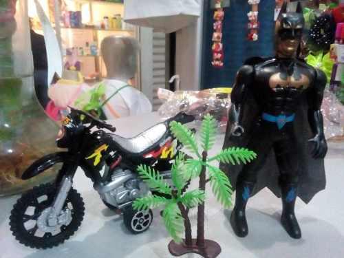 Juguete Moto Con Muñeco De Batman O Superman 12cm