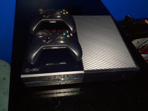 Xbox One 500gb Con Dos Controles En Excelentes Condiciones