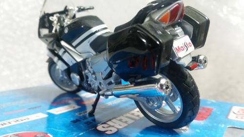 Moto Yamaha Colección Maisto Escala 1/18