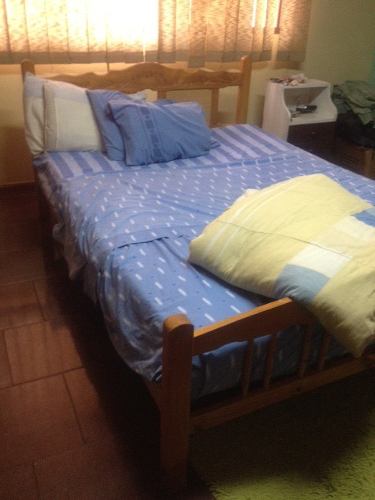 Vendo Juego De Cama Matrimonial Colchon Peinadora Usado