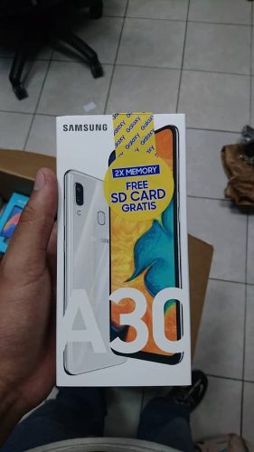 Telefono Samsung A30
