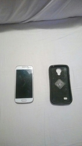 Tefefono Samsung Galaxy S4 Mini  (placa Dañada)