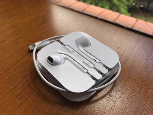 Audífonos Originales Apple Earpods Con Puerto Lighting