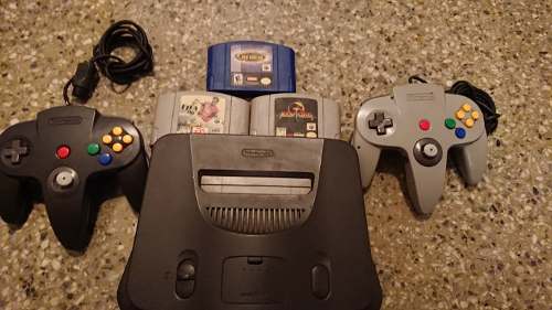 Nintendo 64 Con Dos Controles Y Tres Juegos Impecable